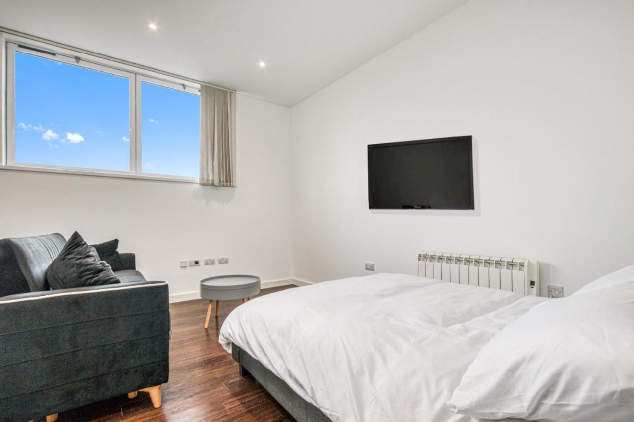 Апартаменты Stylish Studio By Heathrow Airport Лондон Экстерьер фото